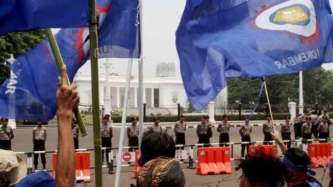 Buruh Bandung yang Long March ke Istana Istirahat di Cakung