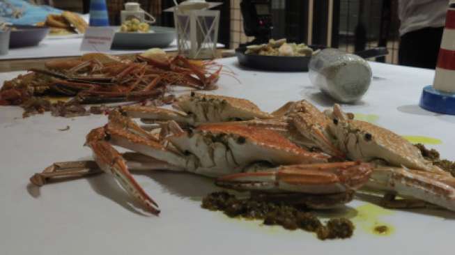 Holy Crab Hadirkan Eksotiknya Bumbu Bali