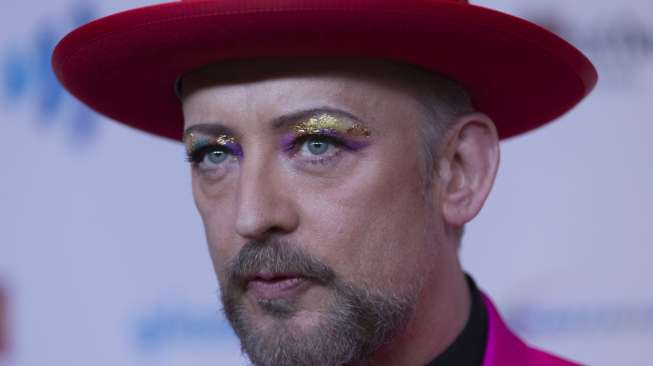 Boy George Akui Tidur dengan Prince, Syuting The Voice Dihentikan