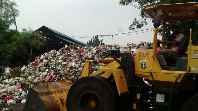 Ada Jokowi Di Balik Penanganan Kisruh Sampah Jakarta-Bekasi