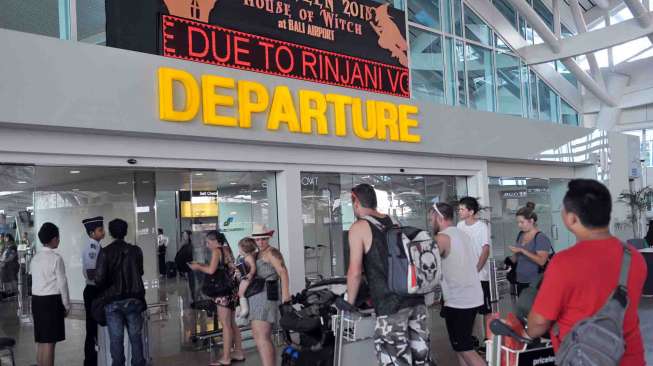 Setelah Ditutup Dua Hari, Bandara Ngurah Rai Dibuka Kembali