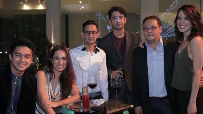 Foto Bareng Sophia Latjuba, Mantan Pacar Ayu Ting Ting Dihujat