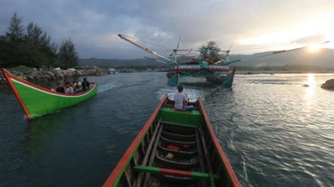 'Balapan Bagan Badak' Lengkapi Wisata Pantai Selatan Banten