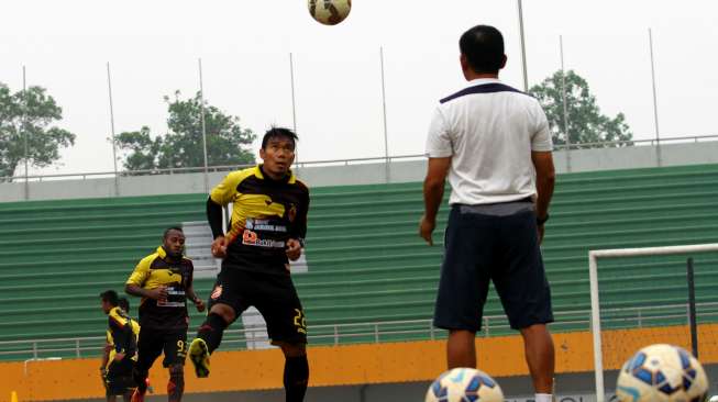 Sriwijaya FC Pertahankan Benny Dollo Sebagai Pelatih