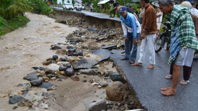 Banjir Tenggelamkan 325 Rumah di Pesisir Selatan Sumbar