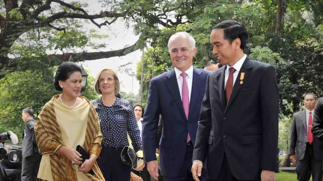 Merupakan kunjungan pertama kali ke Indonesia setelah menjabat Perdana Menteri menggantikan Tony Abbott.