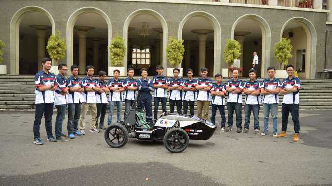 UGM Optimistis Mobil Listriknya Pertahankan Gelar di Bandung