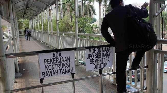 Penutupan JPO Polda Metro