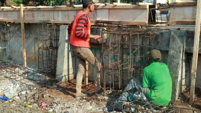 Pemasangan Pagar Stasiun Palmerah