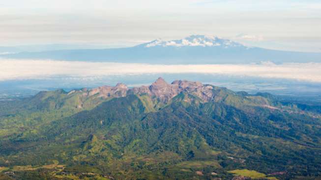 Gunung Kelud, di Jawa Timur, masuk dalam daftar 10 gunung api paling berbahaya di dunia (Shutterstock).