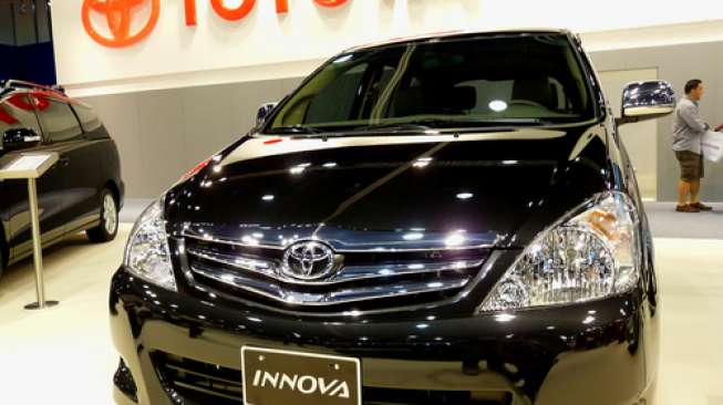 Kijang Innova, salah satu varian MPV andalan Toyota di Indonesia (Shutterstock).