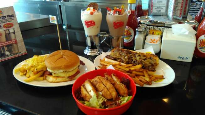 Nostalgia Rock n Roll dan Hamburger Ala Johnny Rockets