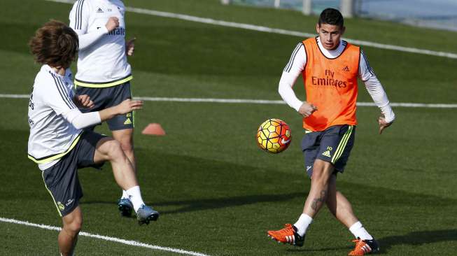 Pemain Real Madrid berlatih jelang el clasico (21/11) [Reuters/Paul Hanna]