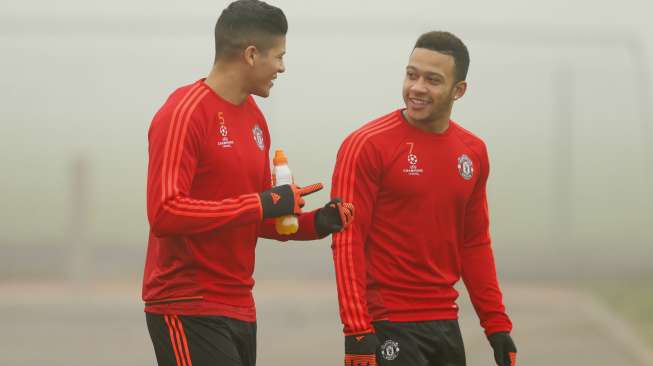 Van Gaal Minta Depay Berikan Penampilan Lebih