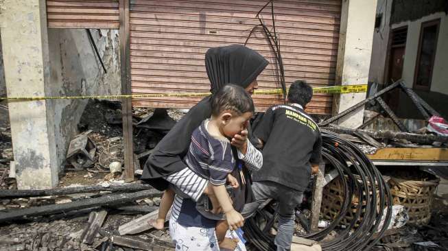 Kebakaran menghanguskan 22 rumah petak di kawasan Mampang, Jakarta Pusat. [suara.com/Kurniawan Mas'ud]