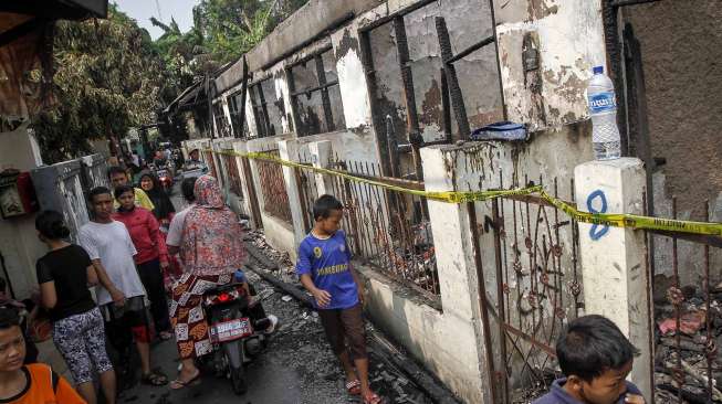 Kebakaran menghanguskan 22 rumah petak di kawasan Mampang, Jakarta Pusat. [suara.com/Kurniawan Mas'ud]