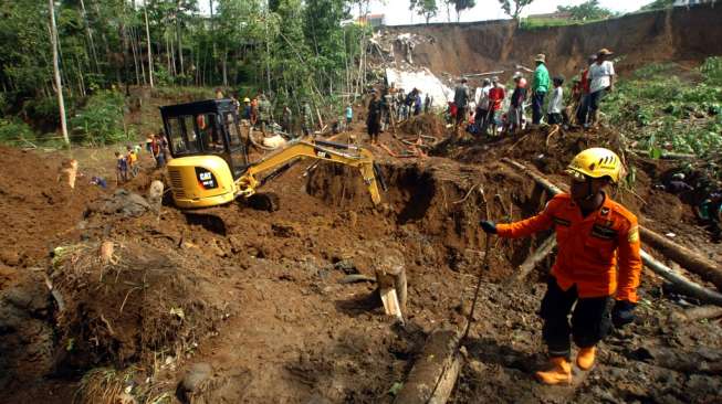 Enam Korban Tertimbun Longsor di Kebumen