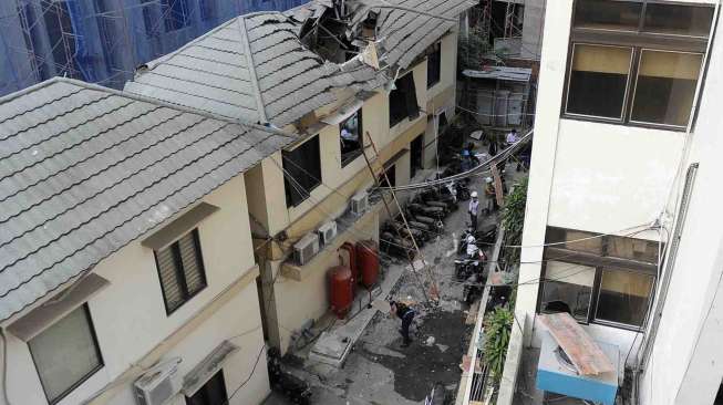 Gedung Ortala Tertimpa Tiang