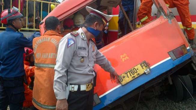 Satu Korban Metro Mini vs KRL Teridentifikasi, 12 Lainnya Belum