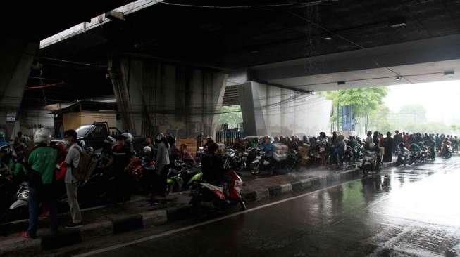 Larangan Meneduh Dibawah Flyover