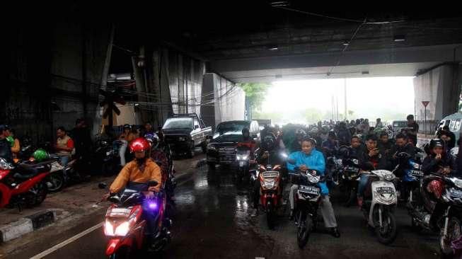 Larangan Meneduh Dibawah Flyover