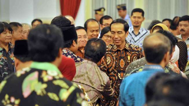 Pemerintah terus berupaya menyelesaikan permalahan HAM masa lalu serta sejumlah pelanggaran HAM.