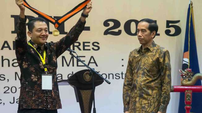 Kongres XX PII tersebut mengambil tema Insinyur Indonesia Menghadapi MEA.