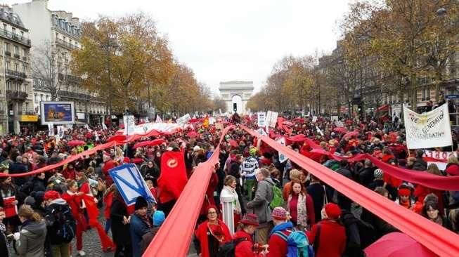 Demo Sikapi Perjanjian Perubahan Iklim Paris (Suara.com/Laban Laisila)