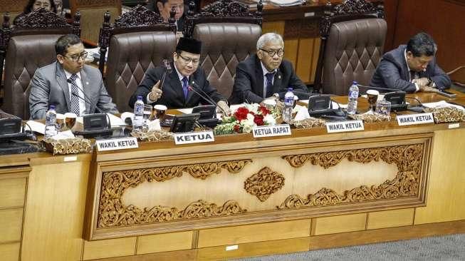 DPR Sahkan Revisi UU KPK