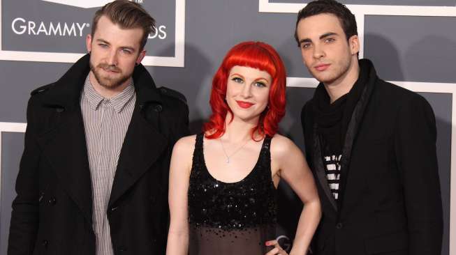 Paramore arrives at the 2011 Grammy Awards on February 13, 2011 in Los Angeles, CA