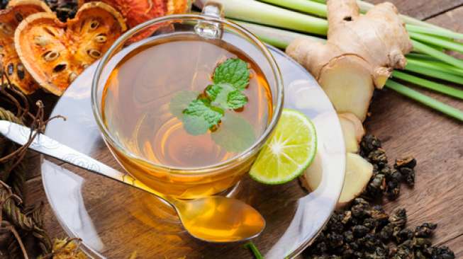 Ilustrasi teh herbal. (Shutterstock)