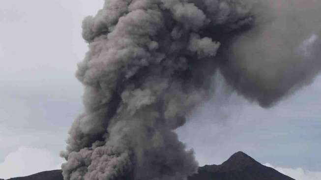 BNPB: Semburan Asap Bromo Sempat Menurun Signifikan