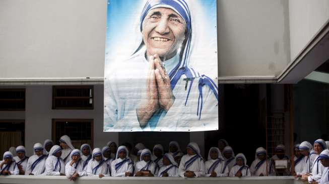 Mendiang Bunda Teresa dari Kalkuta Dinobatkan Sebagai Santa