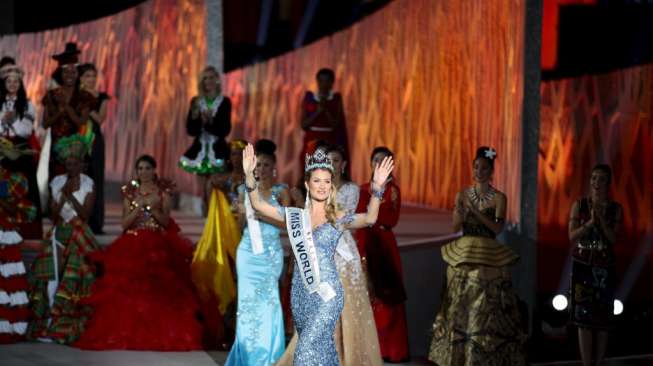 Pada Miss World di Sanya, Cina, Sabtu (19/12/2015) itu, Maria Harfanti menyabet gelar juara ketiga. Juara pertama direbut Miss Spanyol Mireia Lalaguna Royo disusul Miss Rusia Sofia Nikitchuk  di tempat kedua. [Reuters]