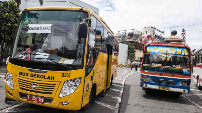 Sebanyak 90 unit Bus Sekolah dikerahkan untuk mengurangi penumpukan penumpang di terminal bus.