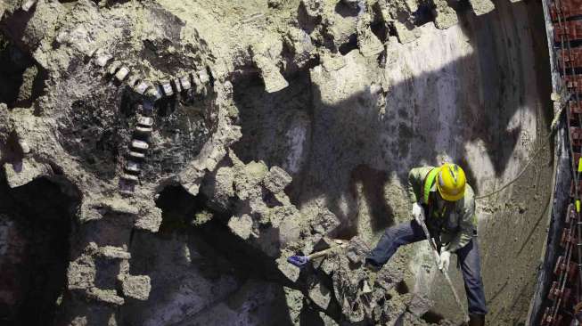 Bor Antareja tersebut telah berhasil membuat terowongan jalur bawah MRT sepanjang 321 meter.