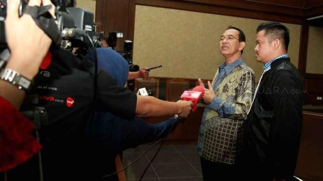 SDA dituntut 11 tahun penjara denda Rp750 juta dan diminta mengembalikan kerugian negara sebesar Rp2,325 miliar.