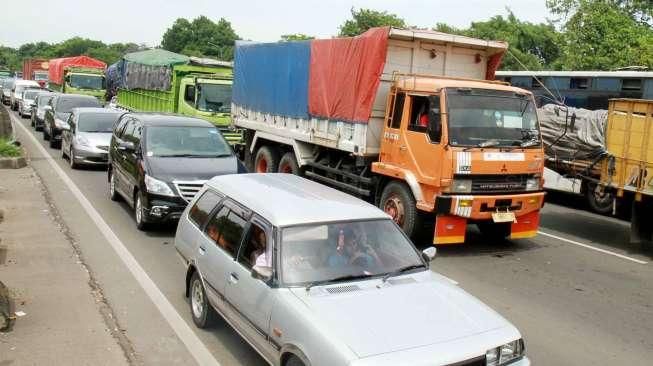 Curhat Pengguna Jalan: Tol Kanci-Pejagan Macet Total