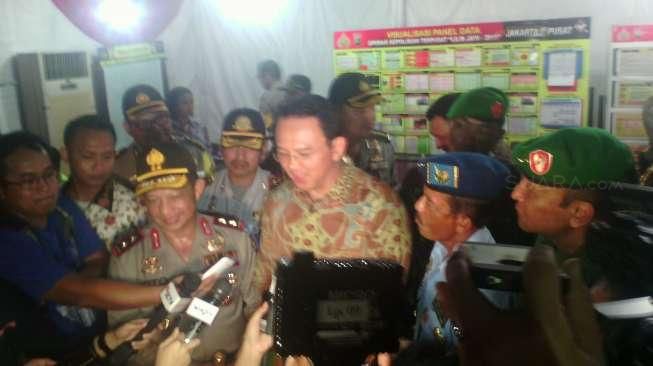 Ucapkan Natal, Ahok Ajak Pemuka Berbagai Agama ke Katedral