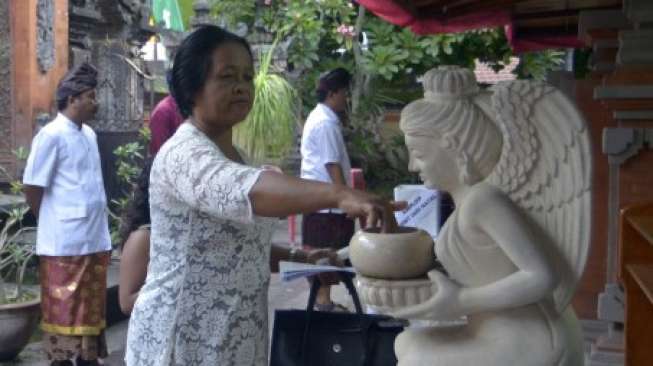 Unik, Misa Natal di Bali Pakai Busana Adat Bali