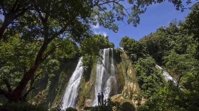 Lokasi curug Cikaso masih dianggap keramat berdasarkan cerita legenda Ratu Pantai Selatan.  