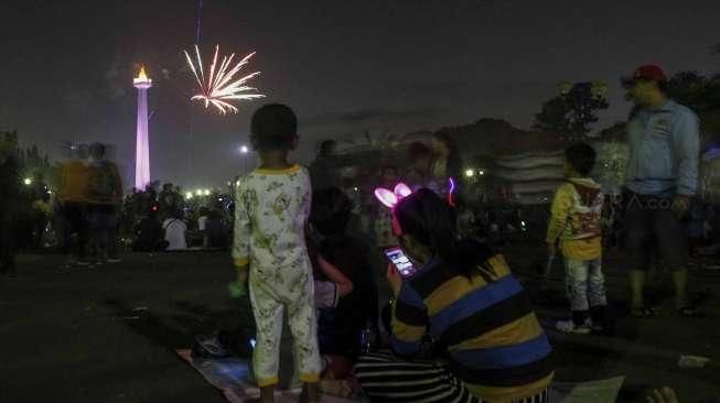Pesta Kembang Api di Silang Monas