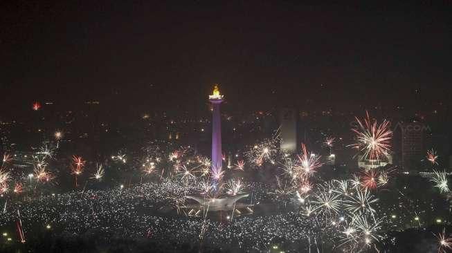 Pesta Kembang Api di Silang Monas