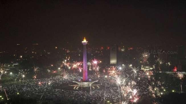 Pesta Kembang Api di Silang Monas