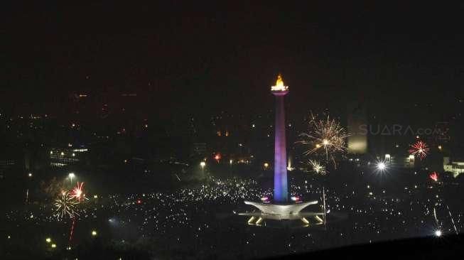 Pesta Kembang Api di Silang Monas