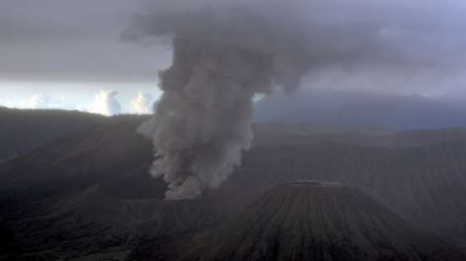 Bandara Abd Saleh Malang Ditutup