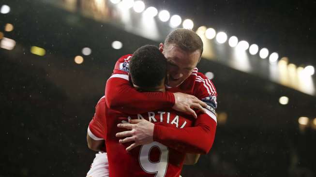 Rooney Menangkan Setan Merah di Anfield