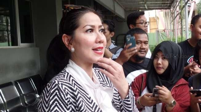 Venna Melinda Dituding Sengaja Ulur Persidangan