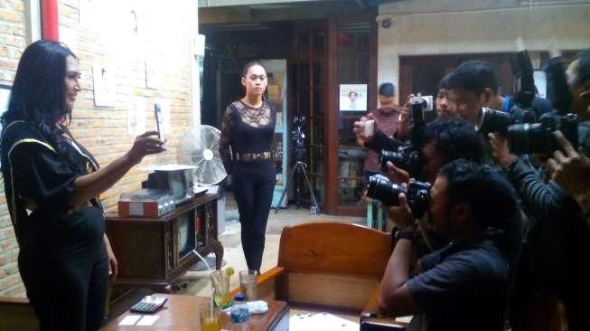 Lucky Diah Pitaloka, Waria Peraih Predikat Miss Hukum dan HAM