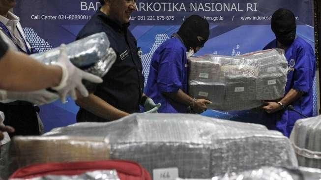 Barang bukti tersebut merupakan hasil penangkapan di daerah Sumatera Utara dan Sumatera Selatan.